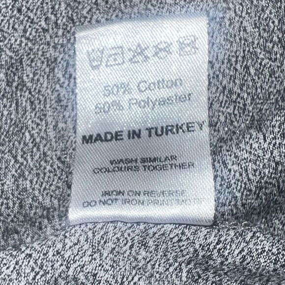 Manchester United Youth T-Shirt Gray Graphic Tee Size 10 Old Trafford Exclusive - Picture 3 of 7